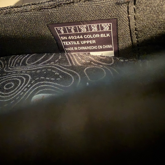 Skechers Relaxed Fit Black Memory Foam Slip On Shoes Size 9 - Picture 2 of 11